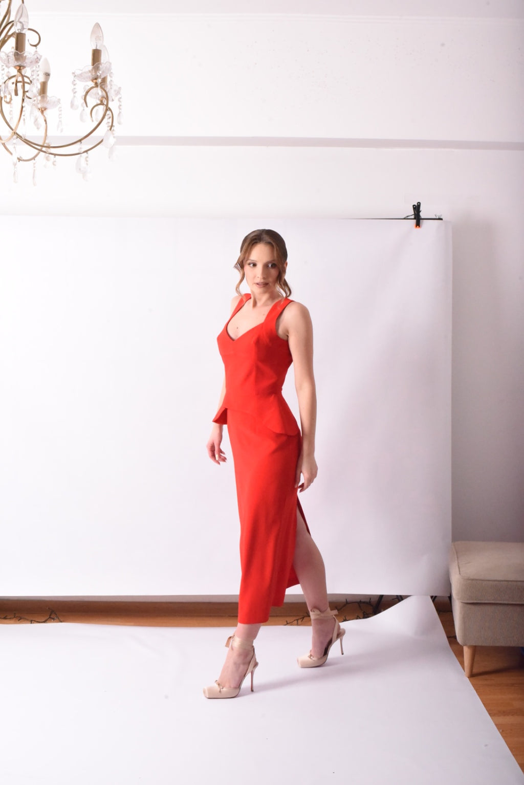 Rochie midi din crepe cu peplum și decolteu în V, Roșie
