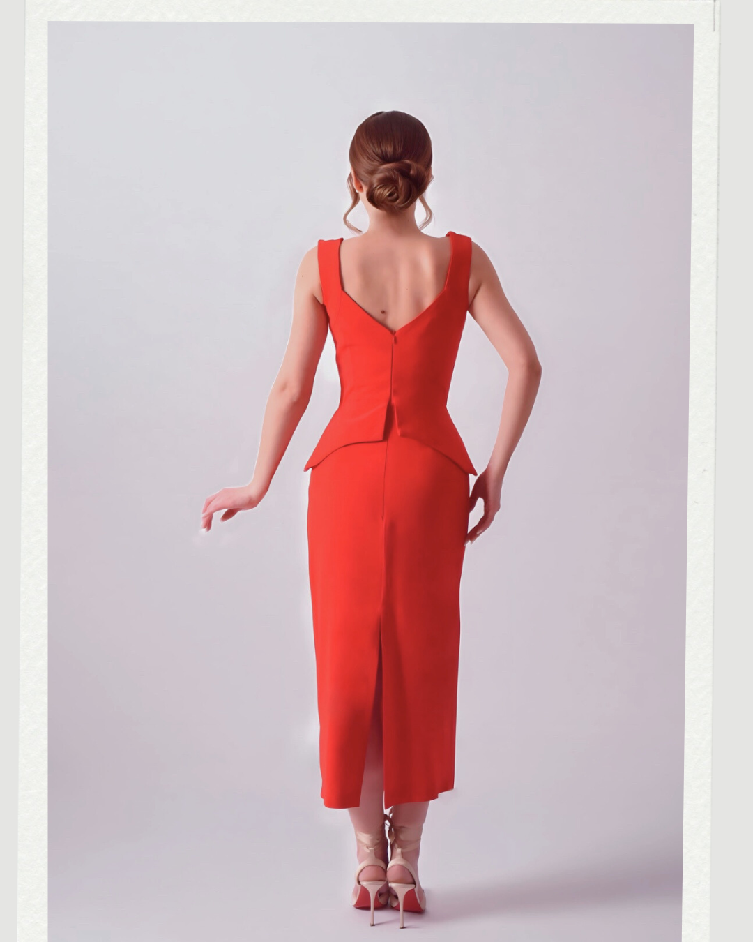 Rochie midi din crepe cu peplum și decolteu în V, Roșie